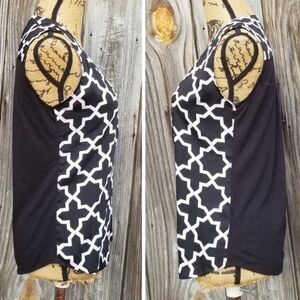 Hanna & Grace 100% polyester Chic Geometric Black and White Women's Blouse